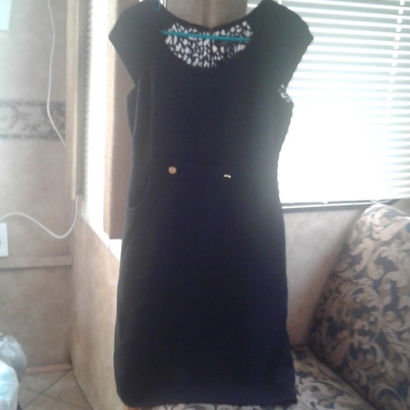 Dress - Picture 1 of 4